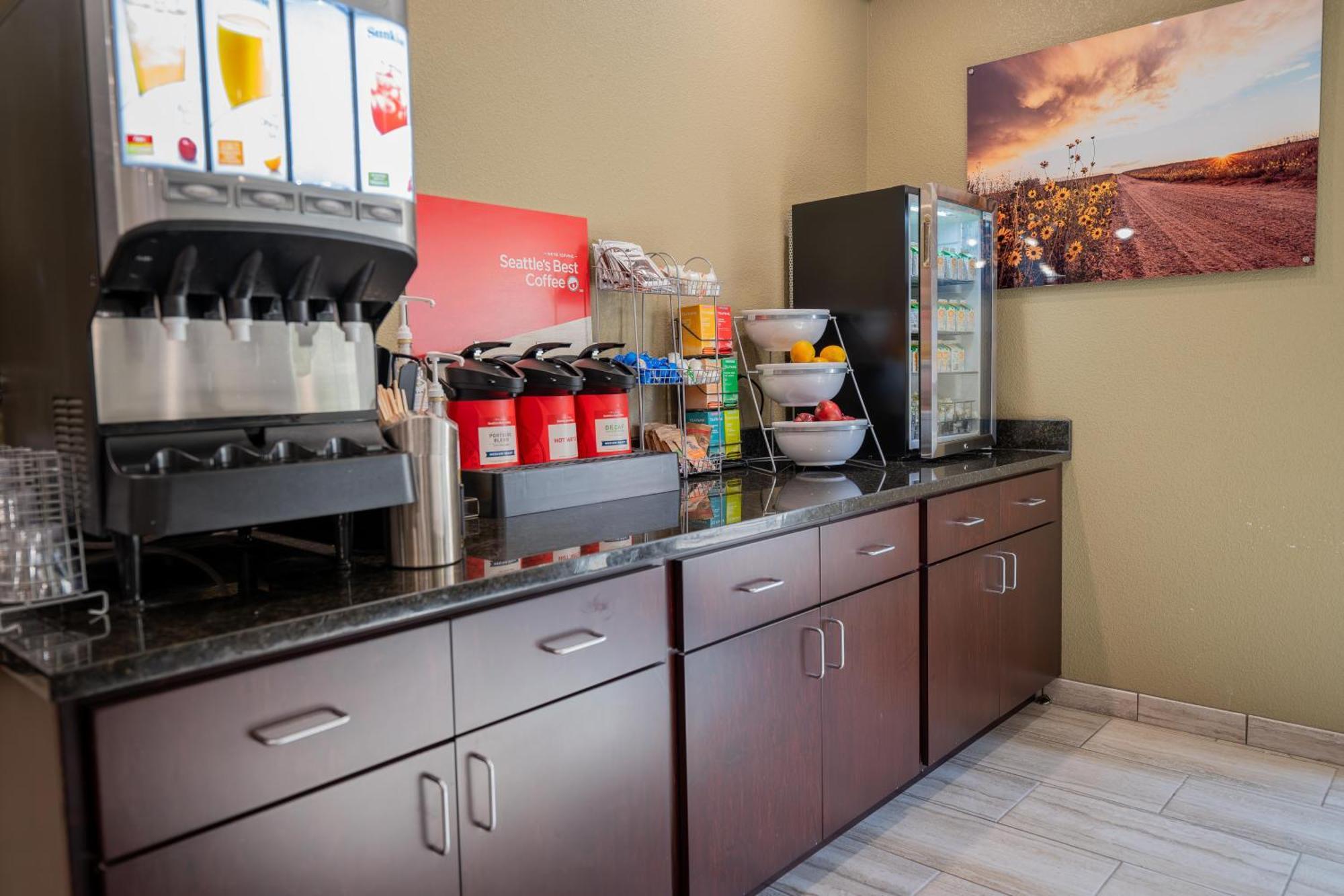 Cobblestone Hotel&Suites - Lamar Esterno foto
