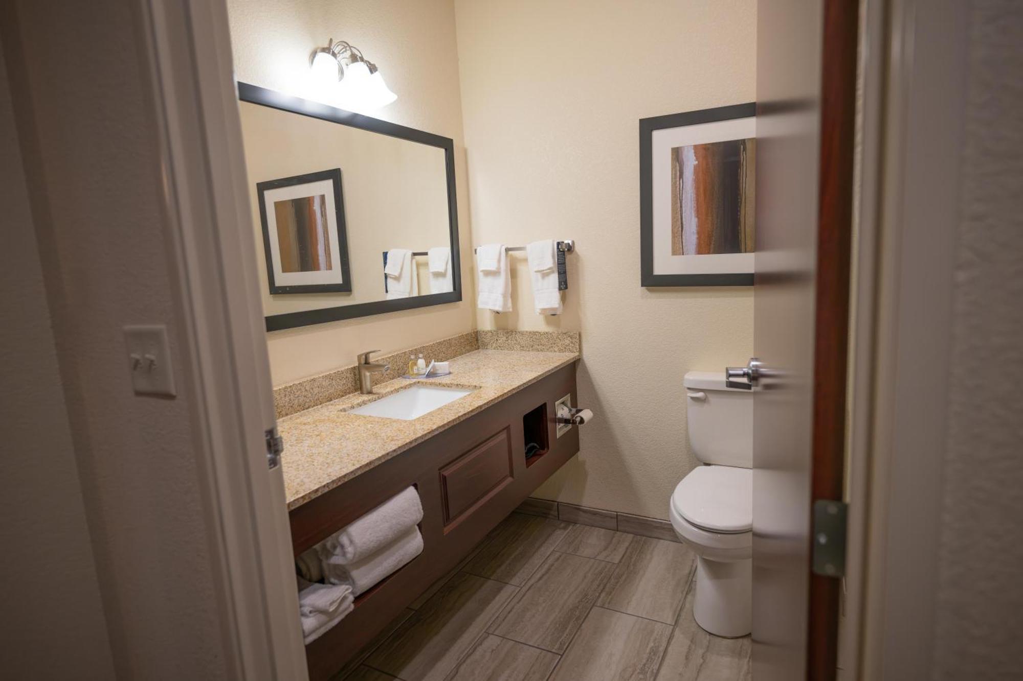 Cobblestone Hotel&Suites - Lamar Esterno foto